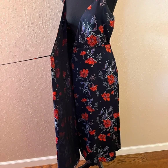 Madewell Cami Wrap Dress in Windblown‎ Poppies - Picture 4 of 8